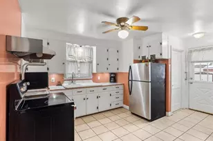 39 Clinton St, Pawtucket, RI 02861 - Photo 8
