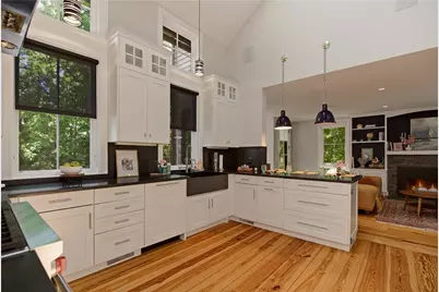 130 Carroll Avenue, Newport, RI 02840 - Photo 16