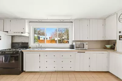320 Church Avenue, Warwick, RI 02889 - Photo 8