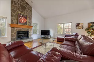 47 Wooded Grove Cir, South Kingstown, RI 02892 - Photo 10