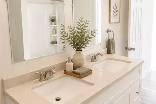 60 Washington St, Bristol, RI 02809 - Photo 6