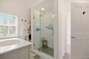 5 Division St, Newport, RI 02840 - Photo 14
