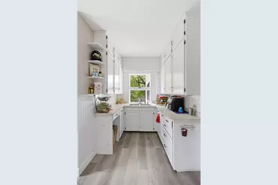 27 Hemlock Avenue, Cranston, RI 02910 - Photo 8