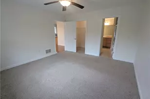 3105 Village Green Cir, Coventry, RI 02816 - Photo 10