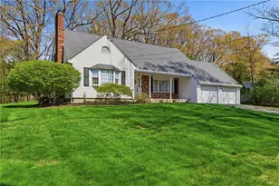 2 High Ridge Dr, Cumberland, RI 02864 - Photo 2