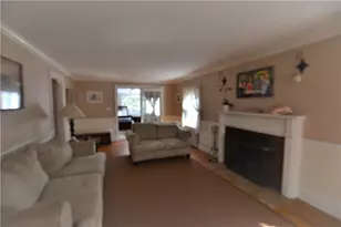42 Alexander McGregor Rd, Pawtucket, RI 02861 - Photo 6