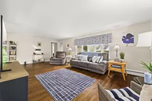200 Glen Dr, Warwick, RI 02886 - Photo 8