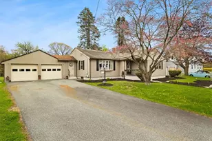 200 Glen Dr, Warwick, RI 02886 - Photo 2