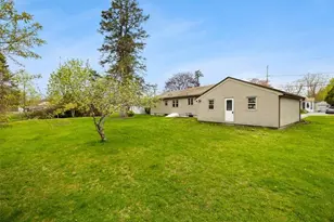 200 Glen Dr, Warwick, RI 02886 - Photo 32