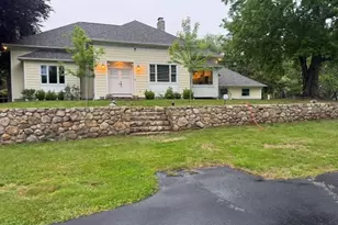 80 Woodbridge Dr, East Greenwich, RI 02818 - Photo 1