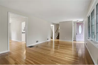 135 Red Chimney Drive, Warwick, RI 02886 - Photo 8