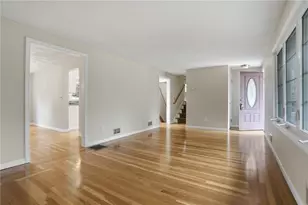 135 Red Chimney Dr, Warwick, RI 02886 - Photo 8