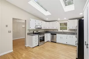 135 Red Chimney Dr, Warwick, RI 02886 - Photo 18