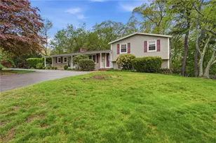 135 Red Chimney Dr, Warwick, RI 02886 - Photo 2