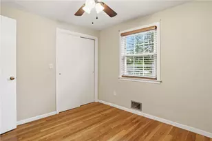 135 Red Chimney Dr, Warwick, RI 02886 - Photo 30