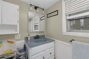 19 Prospect St, Lincoln, RI 02838 - Photo 8