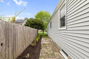 48 Barker St, Warwick, RI 02888 - Photo 32