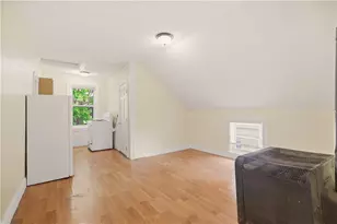14 Kimball Ave, Pawtucket, RI 02860 - Photo 18