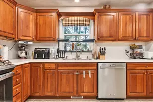 317 Windmill Dr, South Kingstown, RI 02879 - Photo 8