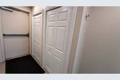 422 Warwick Avenue #A, Warwick, RI 02888 - Photo 6
