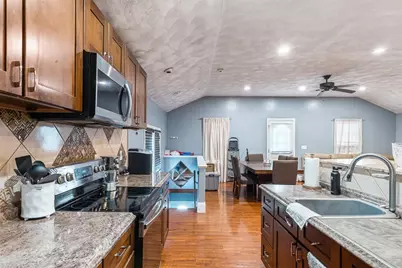 18 Hanover Avenue, Pawtucket, RI 02861 - Photo 40