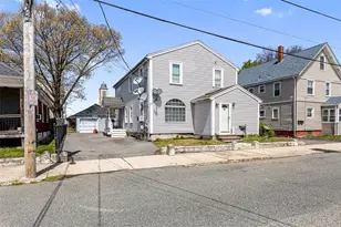 18 Hanover Ave, Pawtucket, RI 02861 - Photo 1