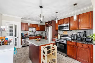 18 Hanover Avenue, Pawtucket, RI 02861 - Photo 6