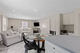 26 Red Cross Ave, Newport, RI 02840 - Photo 12