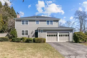 26 Red Cross Ave, Newport, RI 02840 - Photo 2
