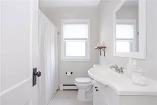 2 Bedlow Ave, Newport, RI 02840 - Photo 22