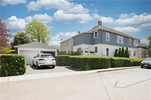 2 Bedlow Ave, Newport, RI 02840 - Photo 28