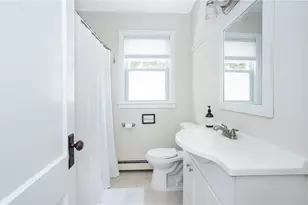2 Bedlow Ave, Newport, RI 02840 - Photo 10
