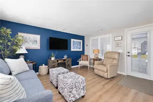18 Chestnut Ave, Narragansett, RI 02882 - Photo 10