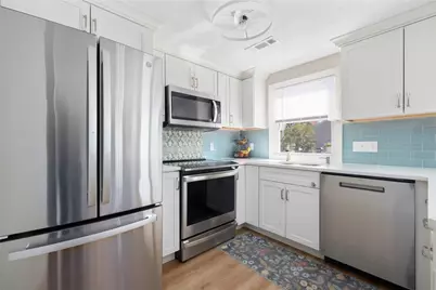 18 Chestnut Avenue, Narragansett, RI 02882 - Photo 16