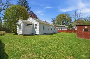 15 Rhodes Ave, East Providence, RI 02915 - Photo 16