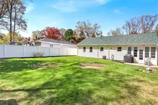 101 Shirley Dr, Cumberland, RI 02864 - Photo 28