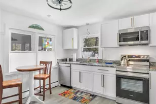 101 Shirley Dr, Cumberland, RI 02864 - Photo 8