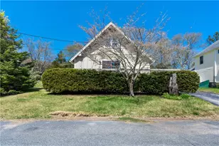 25 Westside Rd, South Kingstown, RI 02879 - Photo 2