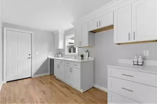 63 Indian Rd, East Providence, RI 02915 - Photo 4