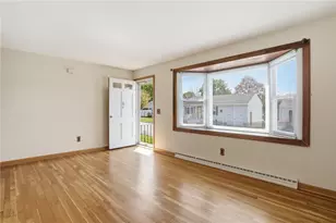 84 W Earle St, Cumberland, RI 02864 - Photo 10