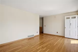 84 W Earle St, Cumberland, RI 02864 - Photo 10