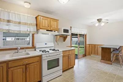 84 West Earle Street, Cumberland, RI 02864 - Photo 6