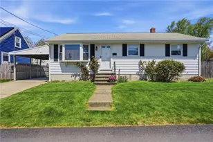 84 W Earle St, Cumberland, RI 02864 - Photo 2