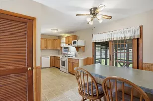 84 W Earle St, Cumberland, RI 02864 - Photo 8