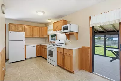 84 West Earle Street, Cumberland, RI 02864 - Photo 6