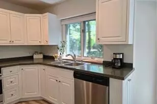 203 Dean Ridge Ct, Cranston, RI 02920 - Photo 16