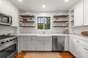 22 Farewell St, Newport, RI 02840 - Photo 6