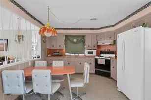 15 Pine St, North Providence, RI 02911 - Photo 4