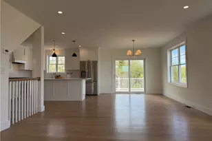 27 Massasoit Ave, Bristol, RI 02809 - Photo 8