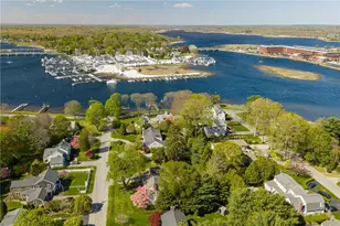 8 Harbour Rd, Barrington, RI 02806 - Photo 2